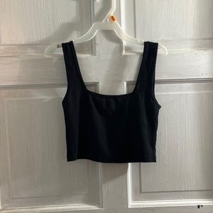 Black cropped tank